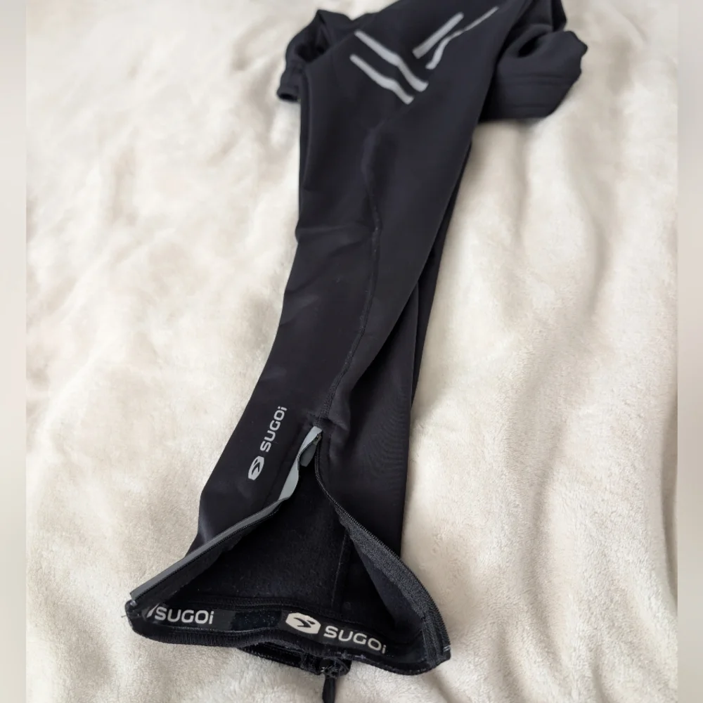 SUGOI Black Reflective Trim Thermal Leggings - Picture 5 of 7